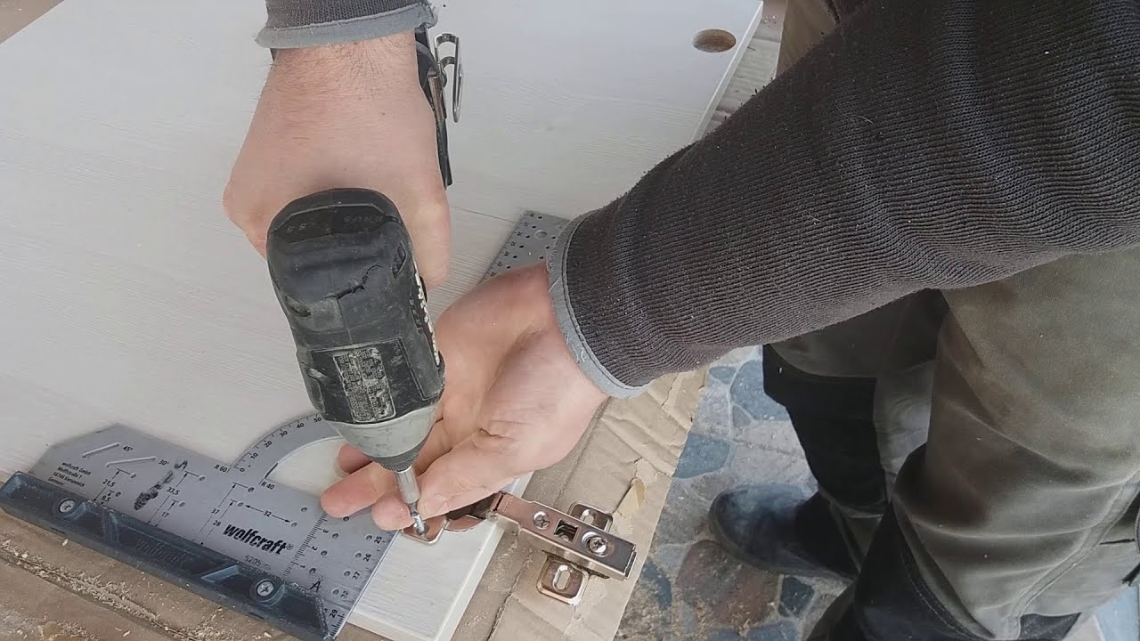 Cum montez usa aplicata cu balamale blum, tutorial pentru incepatori