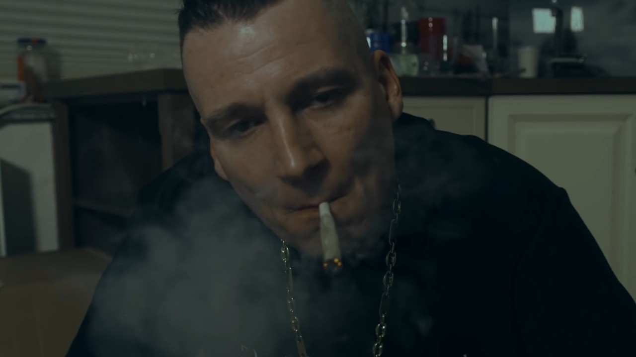 Gzuz feat. AK Ausserkontrolle, LX, Maxwell - Gib mir mehr (prod. Maggaz x Vesco)