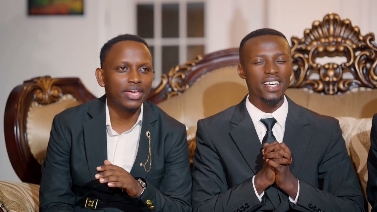 Ngarutse imbere yawe by Ibikomangoma family choir official video