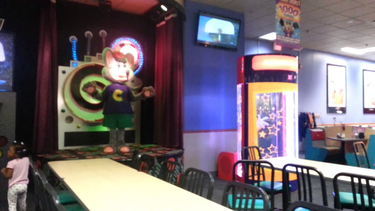 Chuck E Cheese 