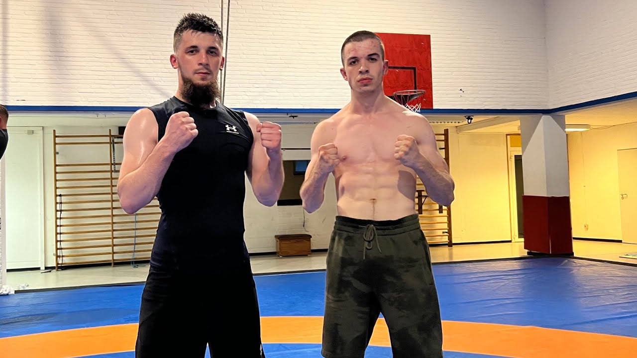 MMA in Deutschland. Amateur Sparring in Ksk gym Neuss. Wrestling