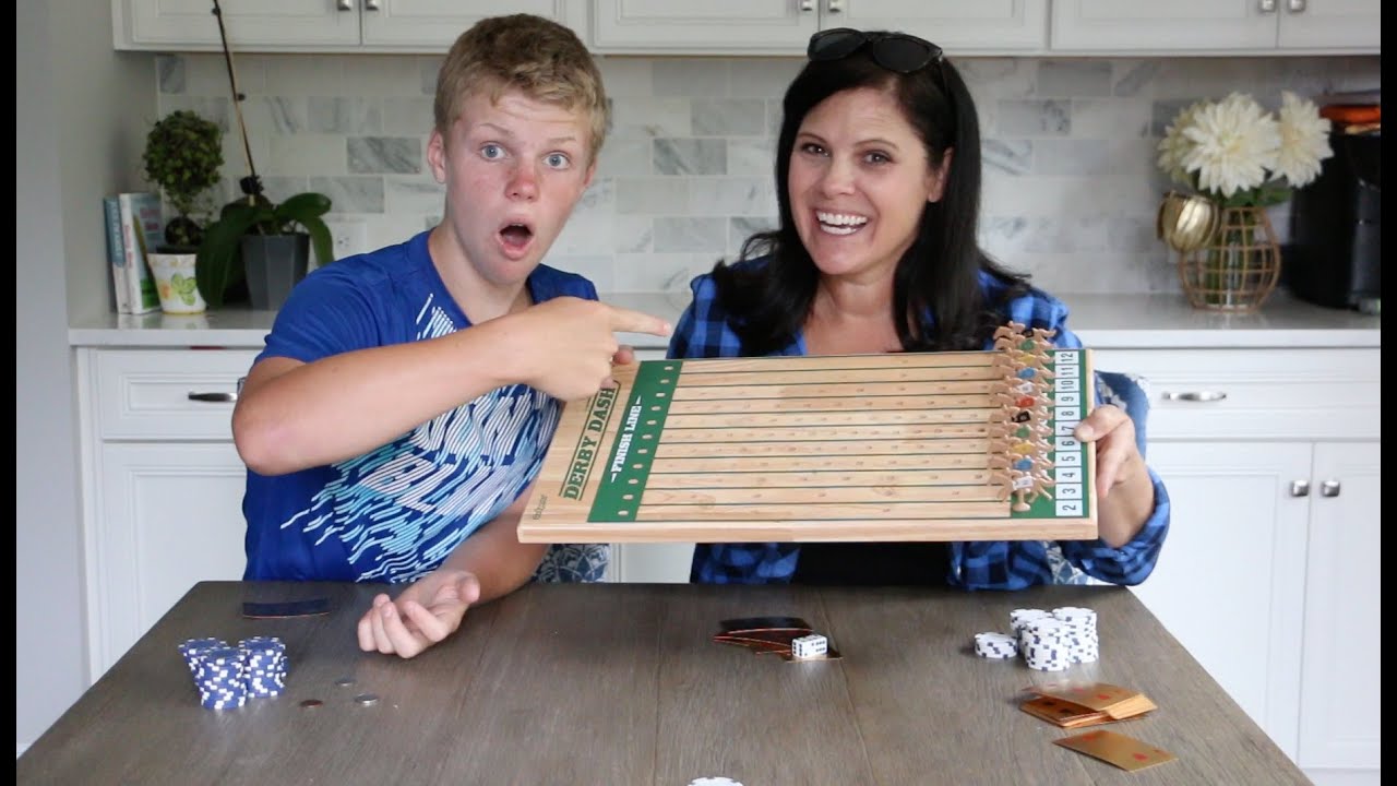 How to Play Derby Dash Horse Race - Our FAVORITE Party Game