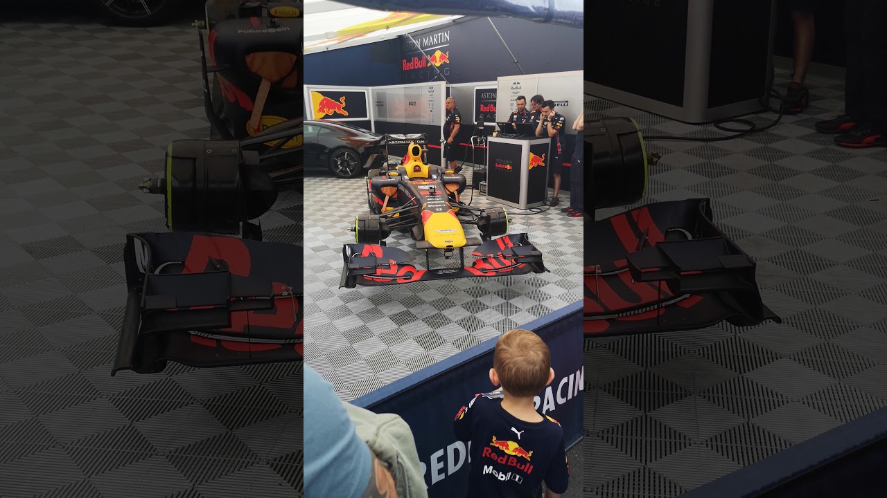 Red Bull F1 V8 Engine Noise - Brands Hatch - WSeries - Loud