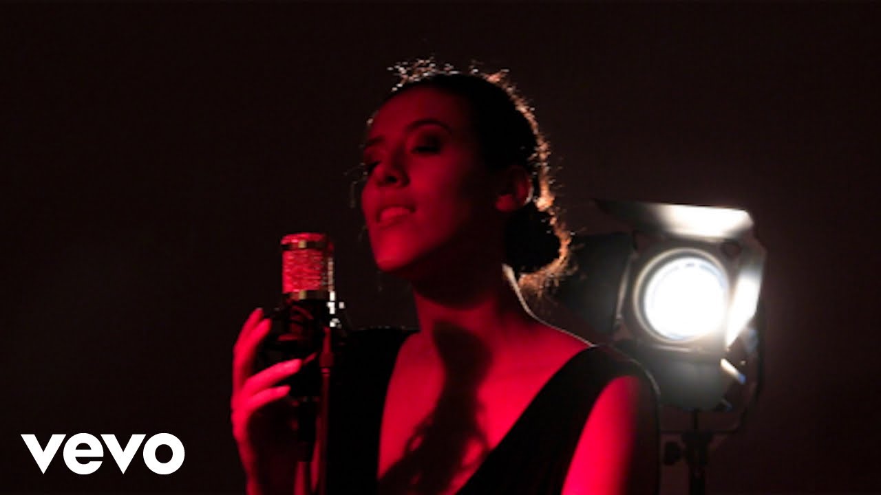Mara Nunes - blue (Official Music Video)
