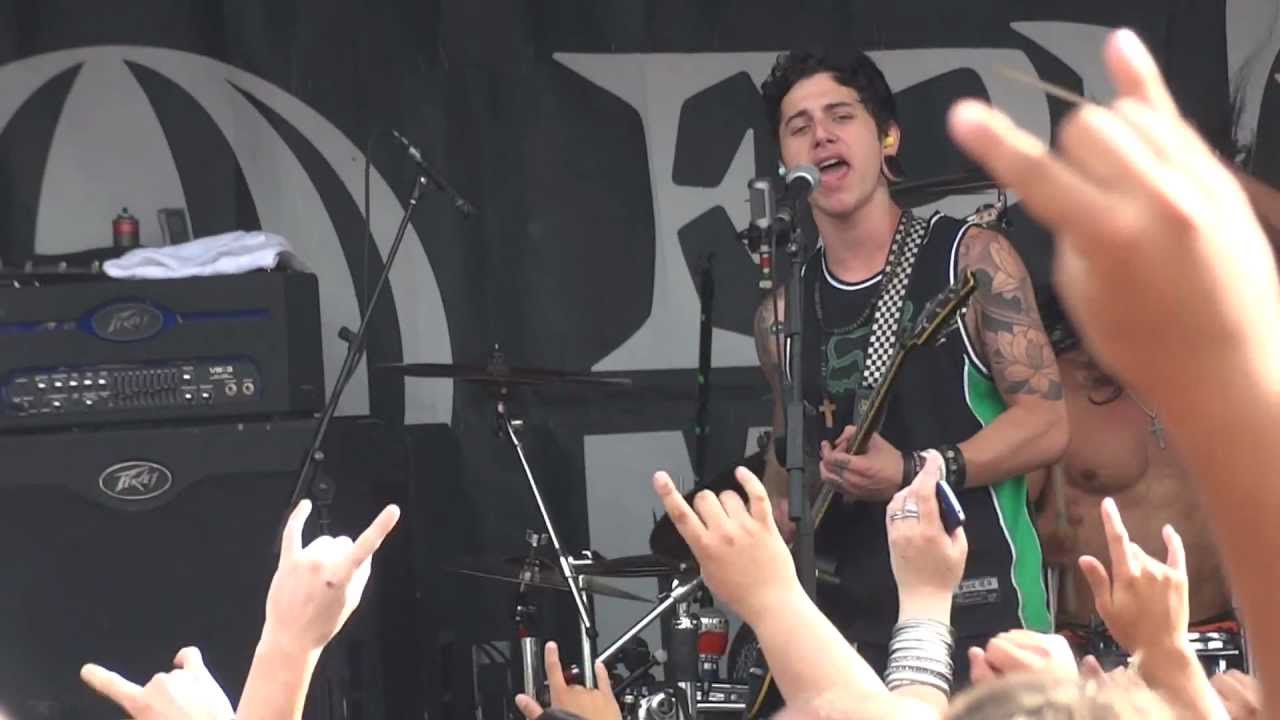 Black Tide - Let It Out (Live: Uproar Festival 2011) HD