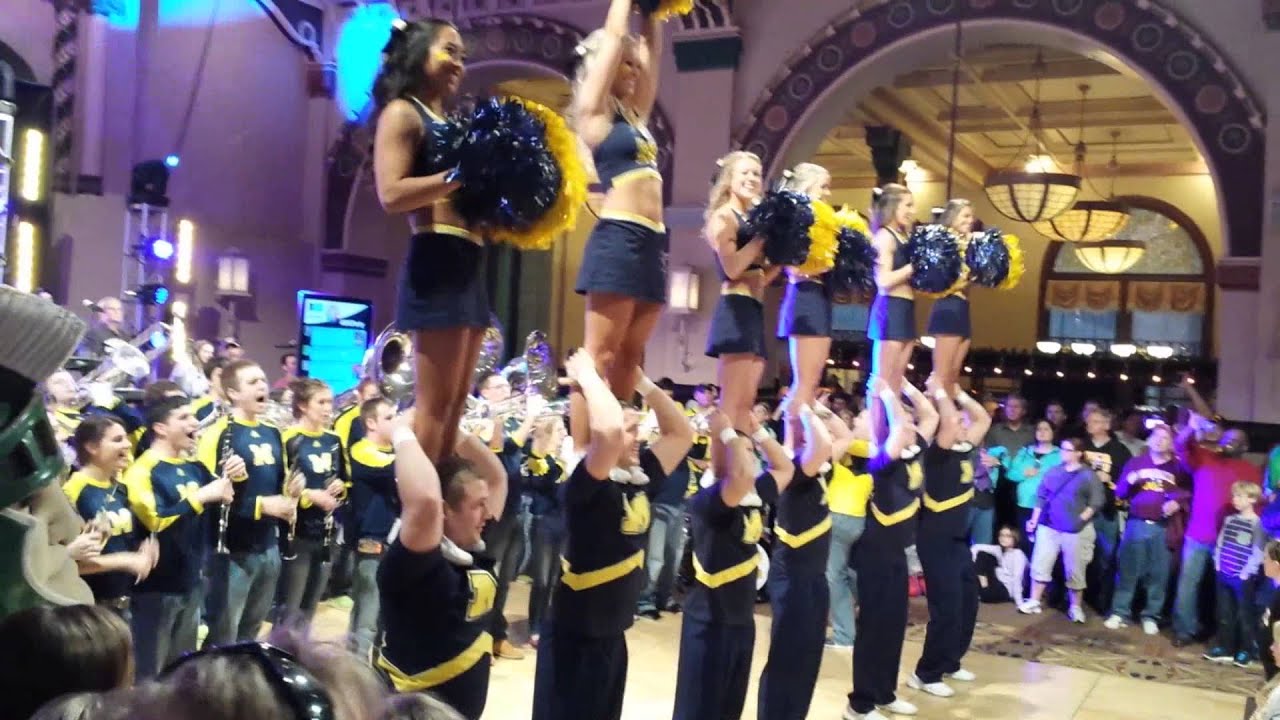 University of Michigan cheerleaders