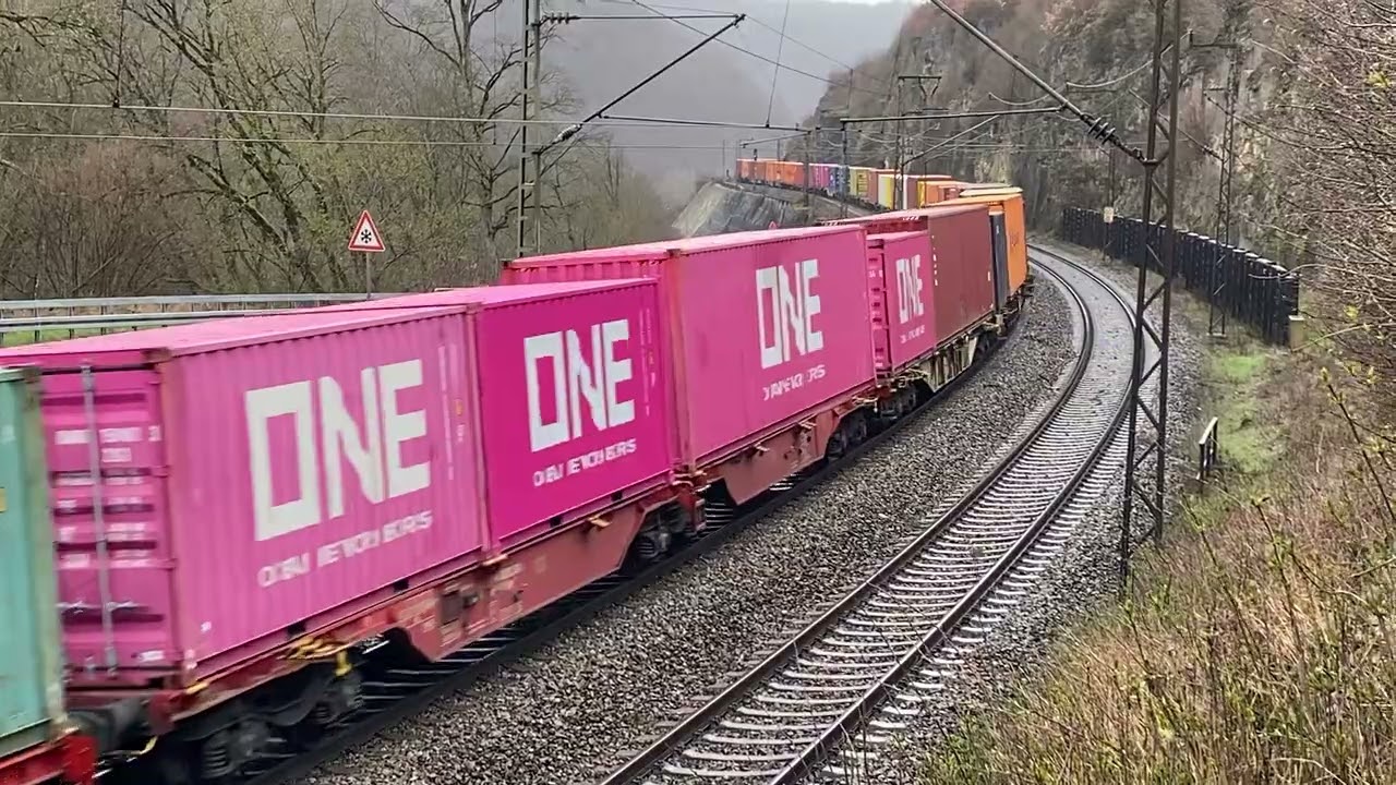 Nachgeschobener Containerzug kurz vor Amstetten