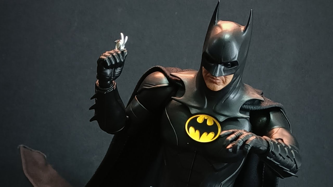 รีวิว DAH-092 Batman Keaton MODERN SUIT สเกล 1:9 ค่าย Beast Kingdom