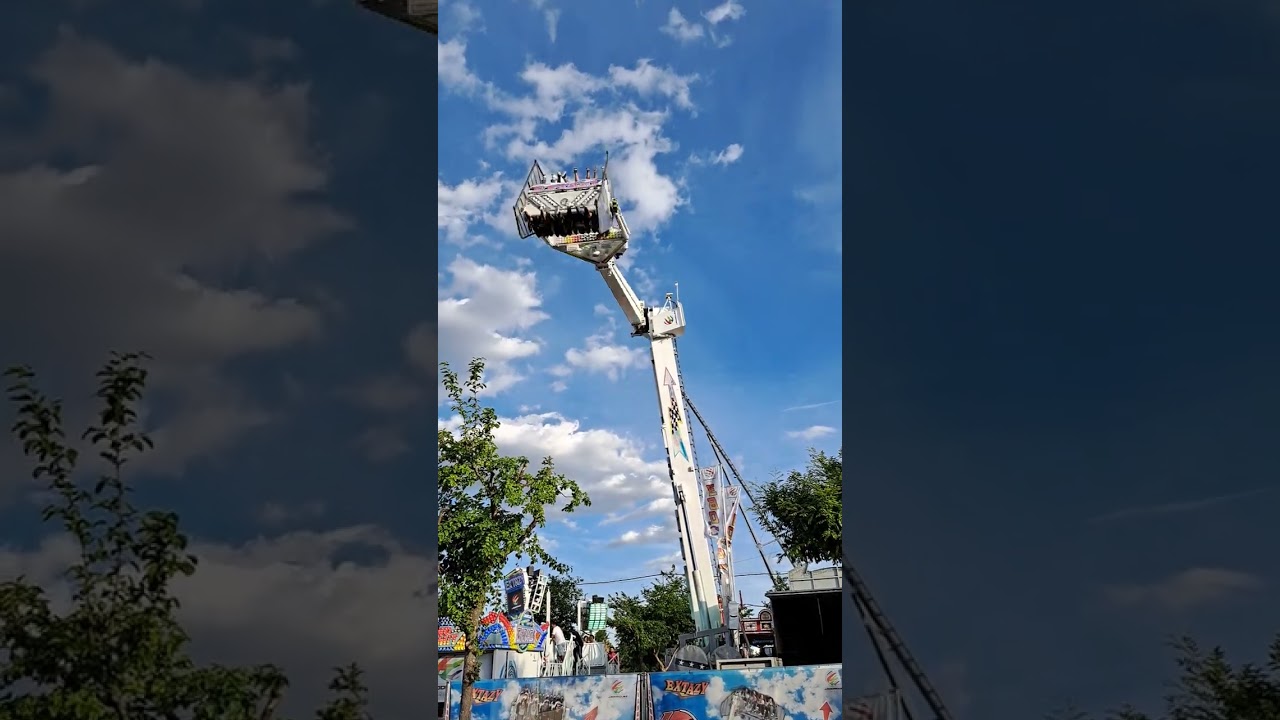 Extazy es el único ride al estilo feria europea. Feria de San Isidro 2024 en Madrid.