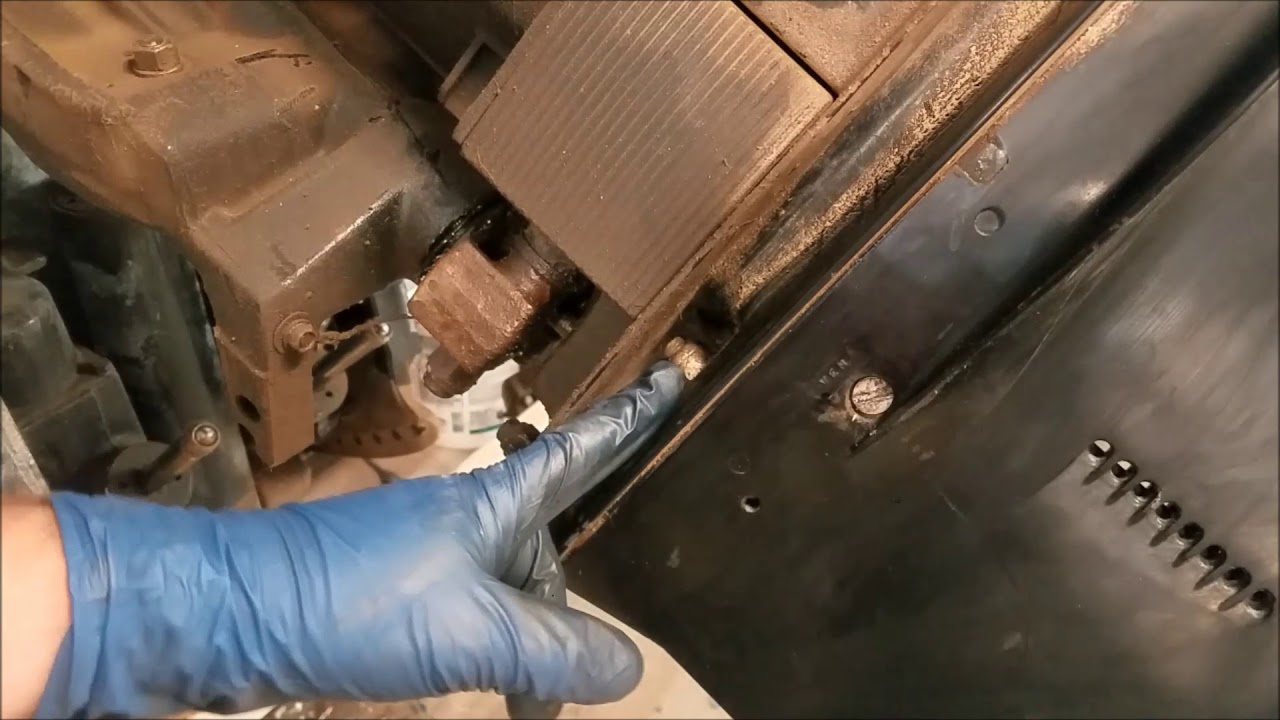 Mercury Black Max V6; How To Remove Lower Unit