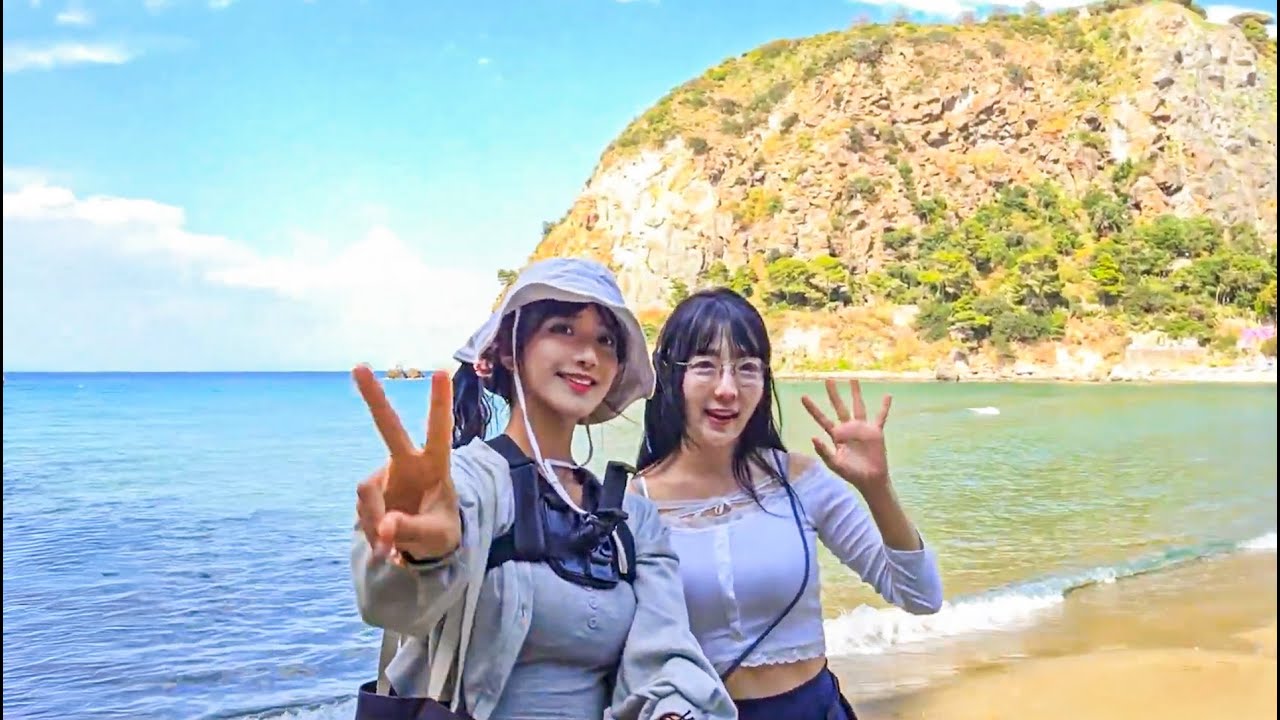 Italians Underestimate Asian Girl Streamers