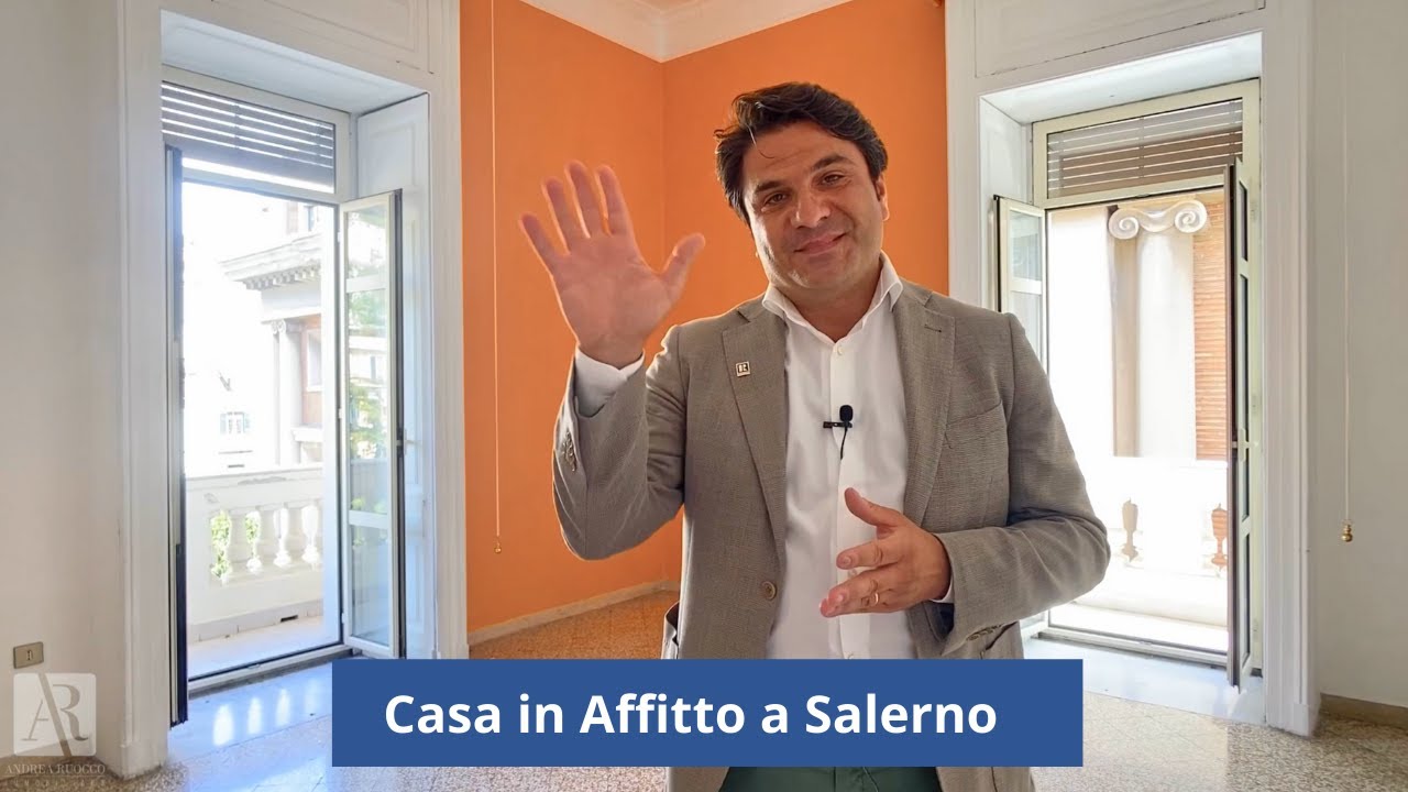 Salerno, una casa in affitto tra il Lungomare e il Teatro Verdi.