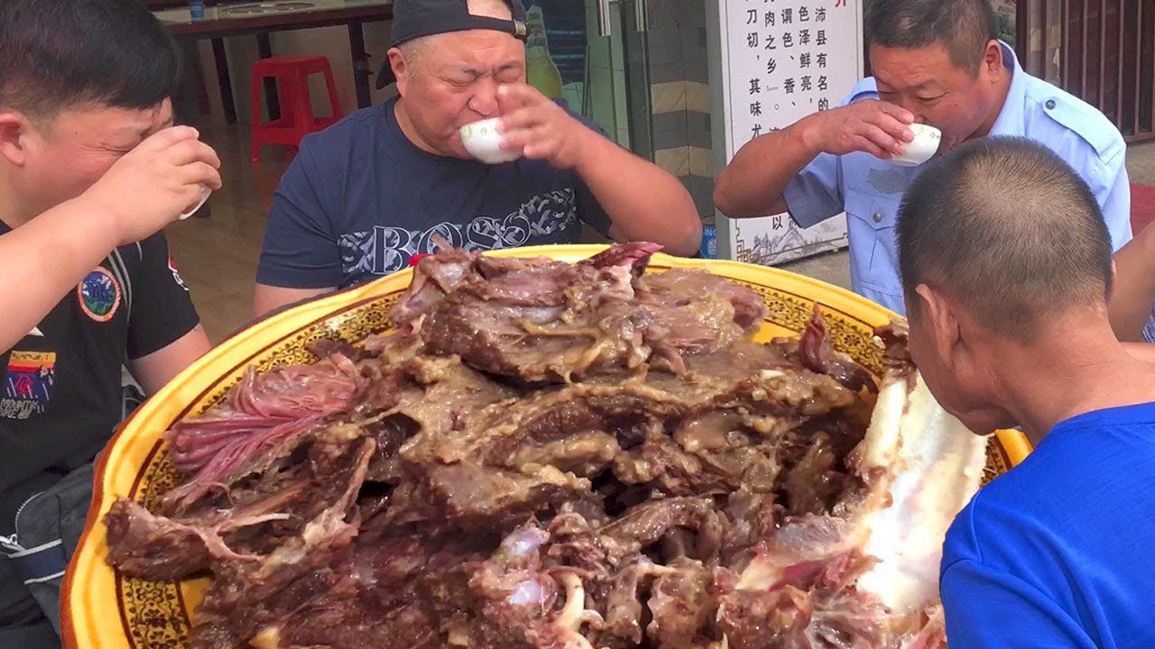 Hefei Feidong County drink morning wine, eat 78 yuan per catty Peixian Yuanju dog meat, happy!