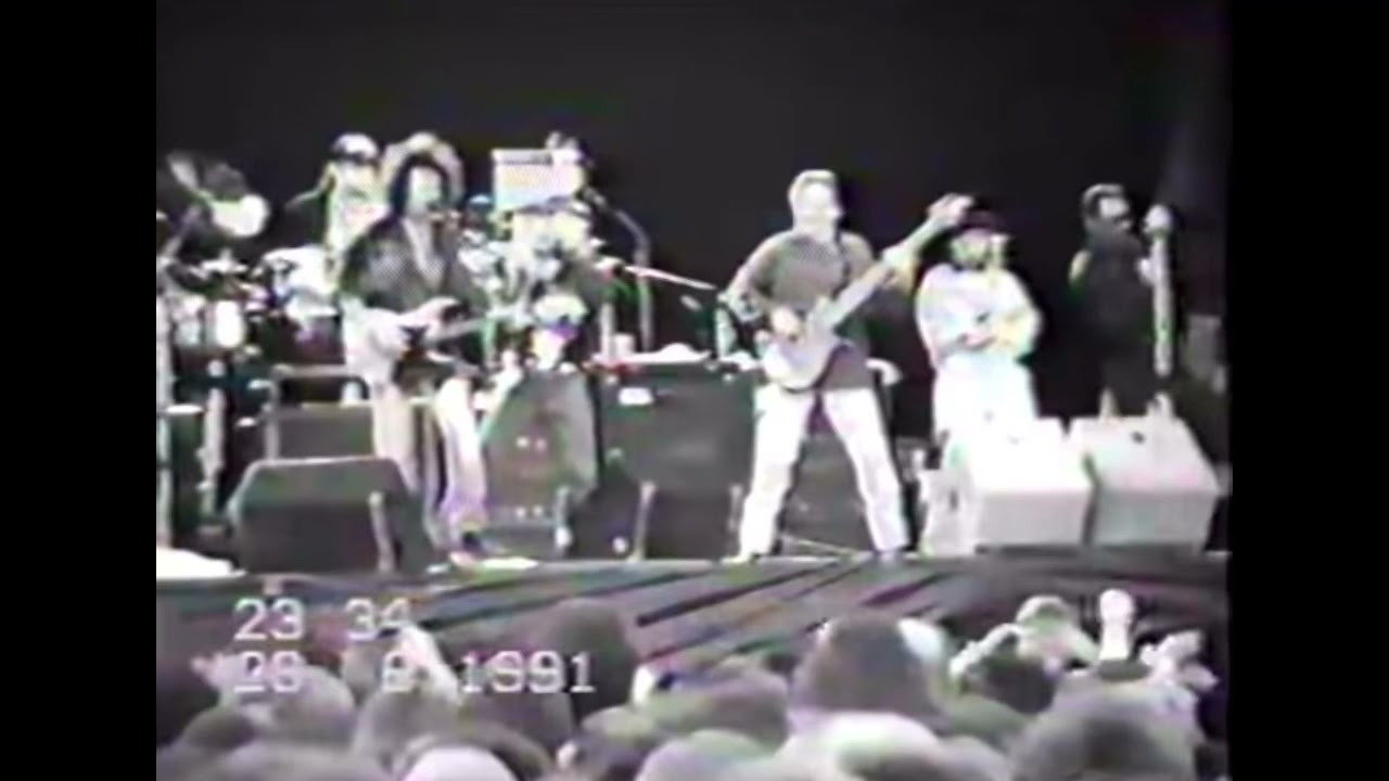 Toto - On The Run/Kingdom Of Desire - Live Sweden 1991 (Poor Quality Alert)