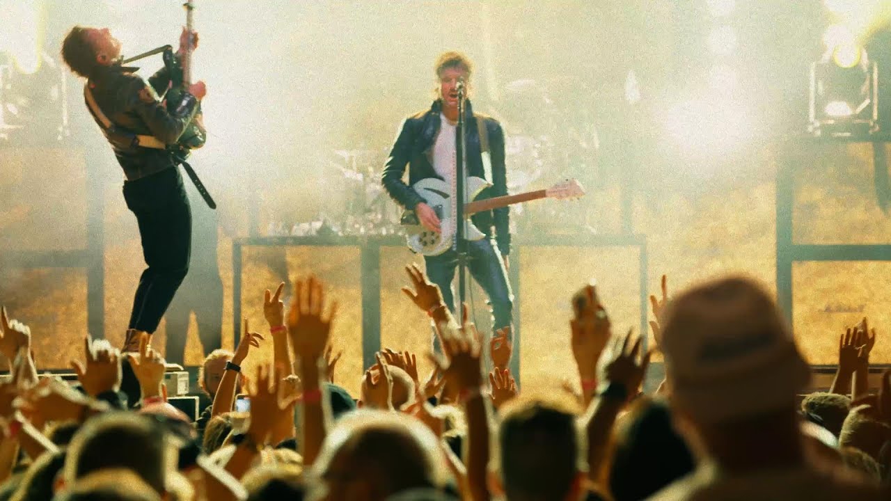 BOYS LIKE GIRLS - UP AGAINST THE WALL (LIVE FROM THE MGM MUSIC HALL AT FENWAY PARK)