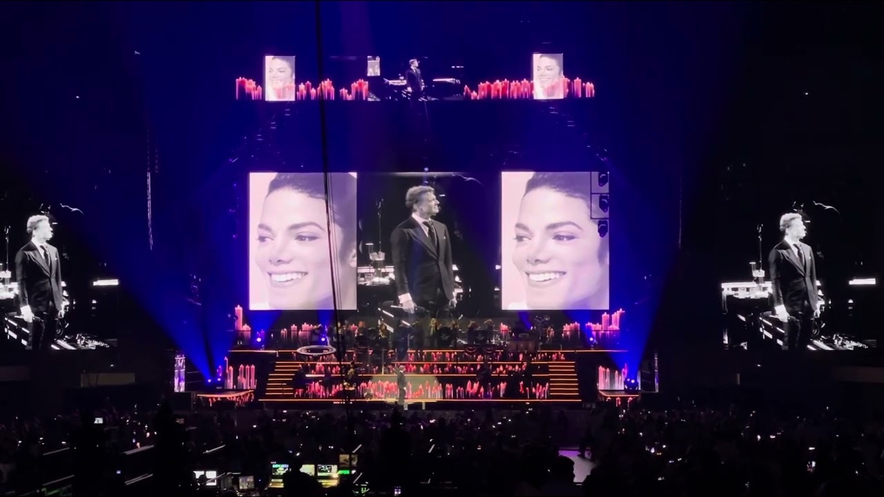 Luis Miguel | Tour 2024 | Barcelona 17/07/24 | 10 - Smile (feat. Michael Jackson)