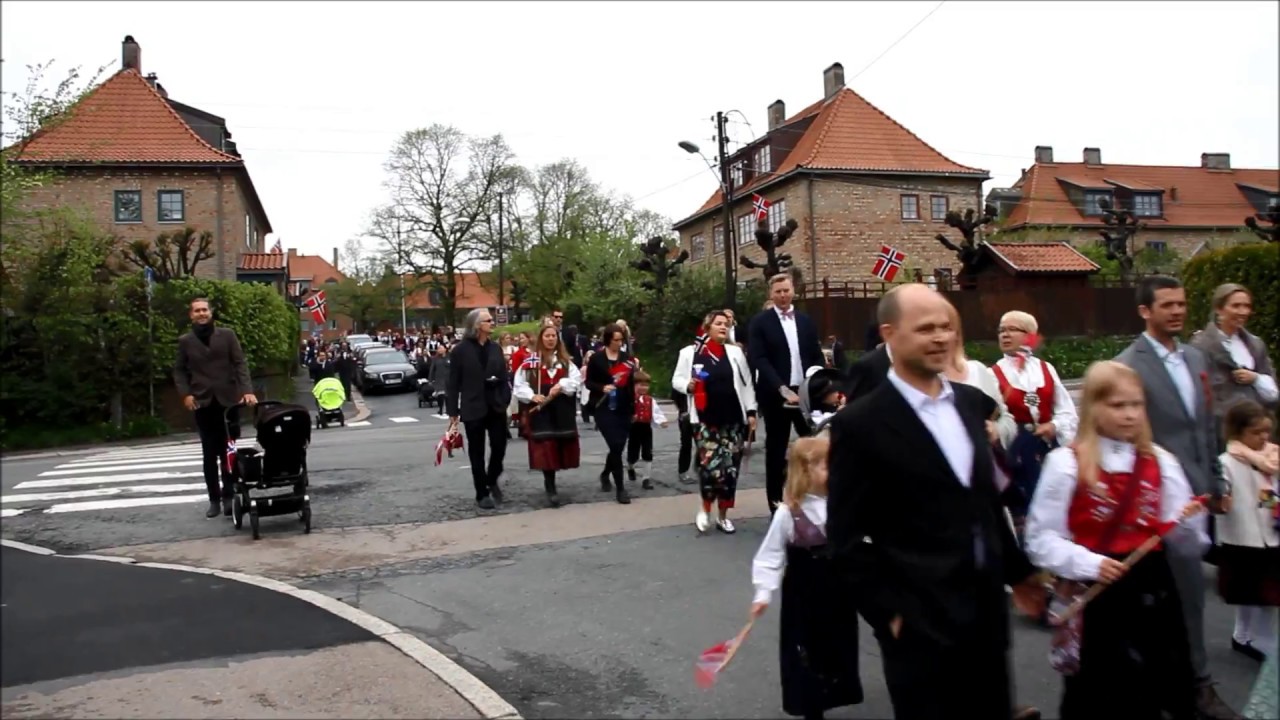 17. mai tog på Ensjøområdet - Hasle skole musikkorps