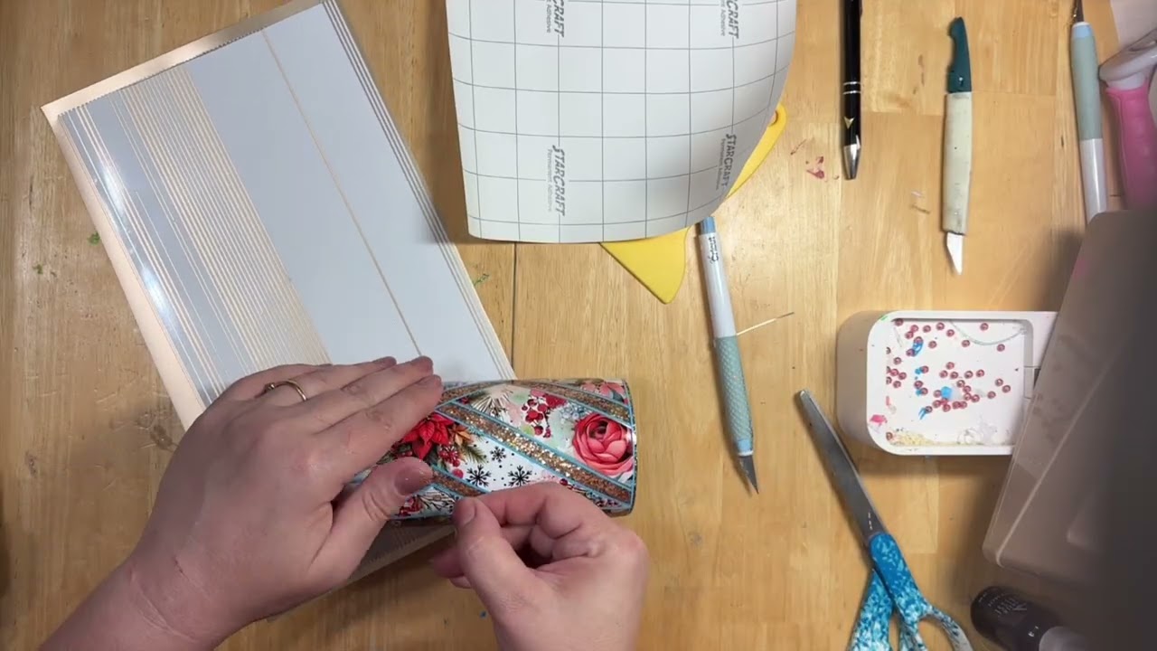 Christmas Poinsettia Glitter Tumbler