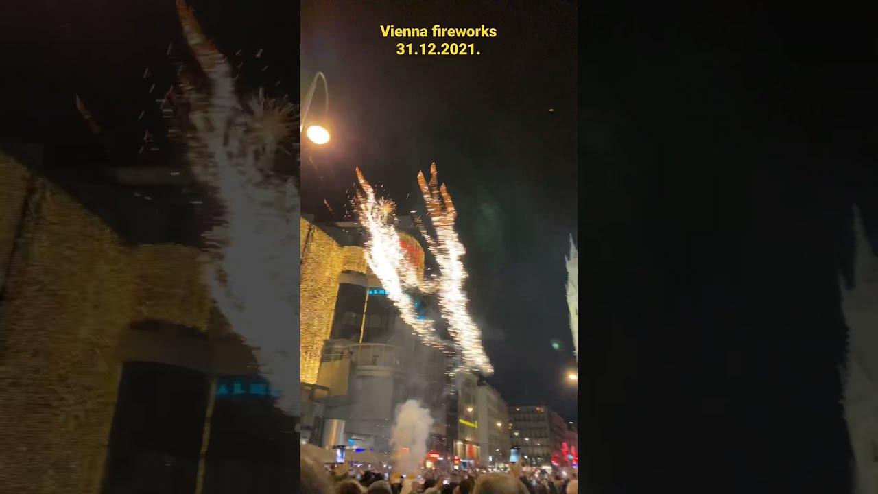 Vienna fireworks 💥 at New Year&rsquo;s Eve 2021-22 1
