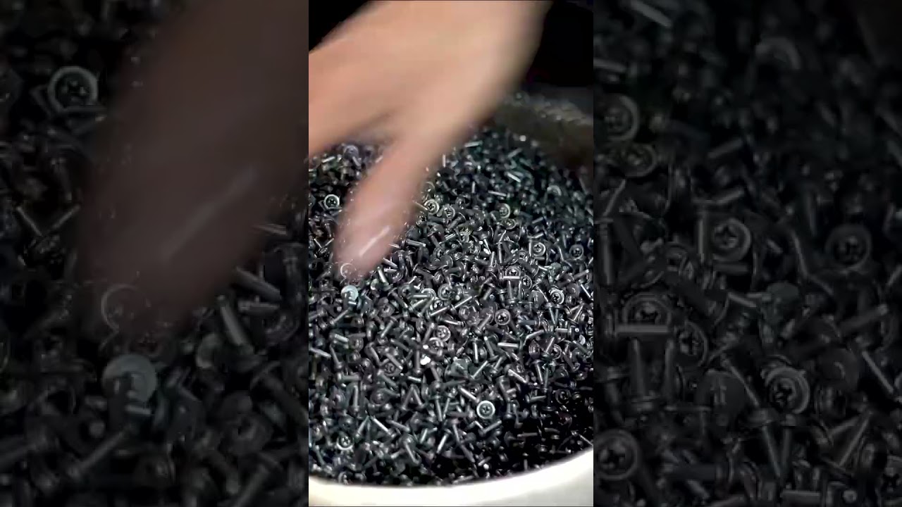 Tek Adamın Fabrikası: Japonya'da G&uuml;nde 400.000 Vida &Uuml;retimi