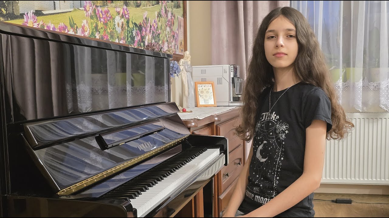 Karolina Magnucka - Mały Walc (Grzegorz Miśkiewicz)