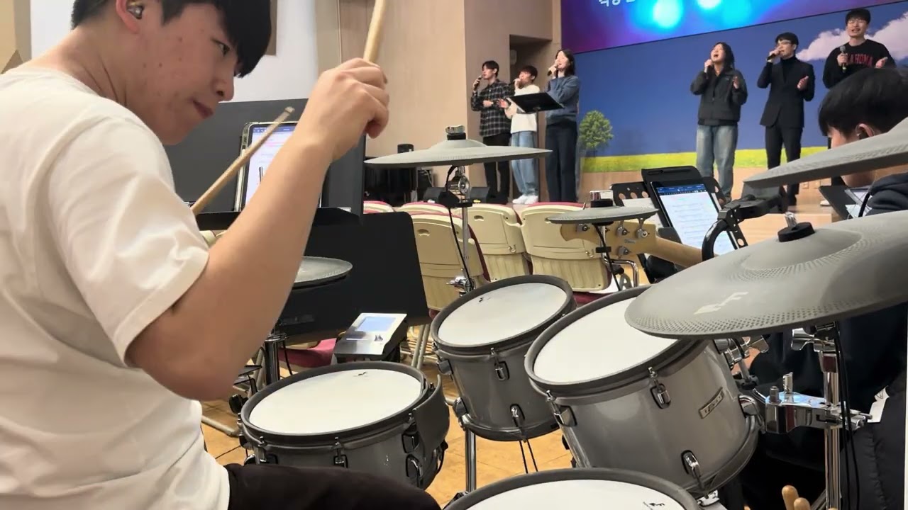 Bass intro!! 주 너를 지키리(너 근심 걱정 와도) - 만나교회 ver.
