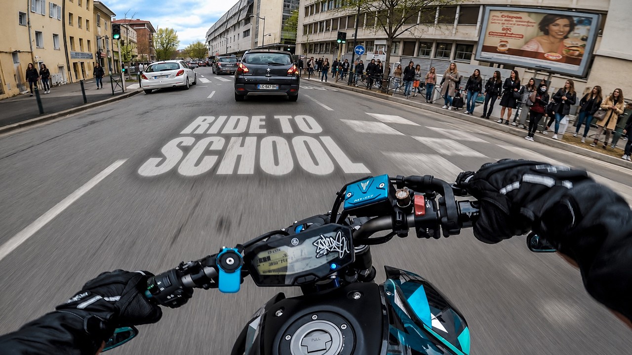 JE VAIS AU LYCÉE EN MT07 ! 🔥📚