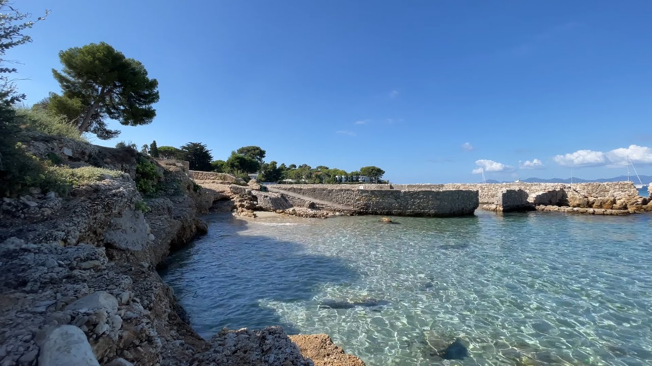 Serenity and Tranquility in World's Most Beautiful Beaches With Calming Beach Waves Sounds