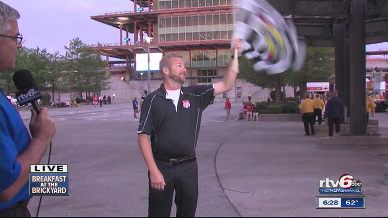 What does the official starter of the Indy 500 do?