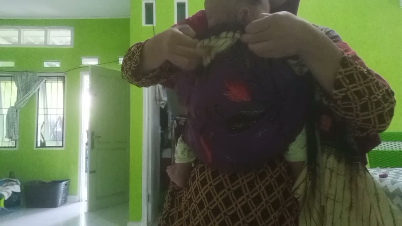 Menidurkan bayi dengan gendongan jarik #mshape #gendongan #jarik #tutorialmenggendong #babywearing