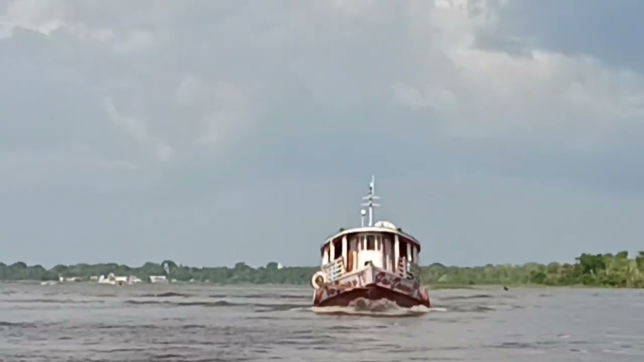 Navegação no Rio Amazonas, barcos regionais 