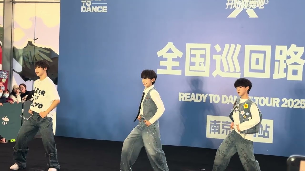 双向奔赴！张嘉懿零距离互动甜度超标～#张嘉懿Austin #张嘉懿Austin工作室 #金周元Jonny #孔鑫Kimi
