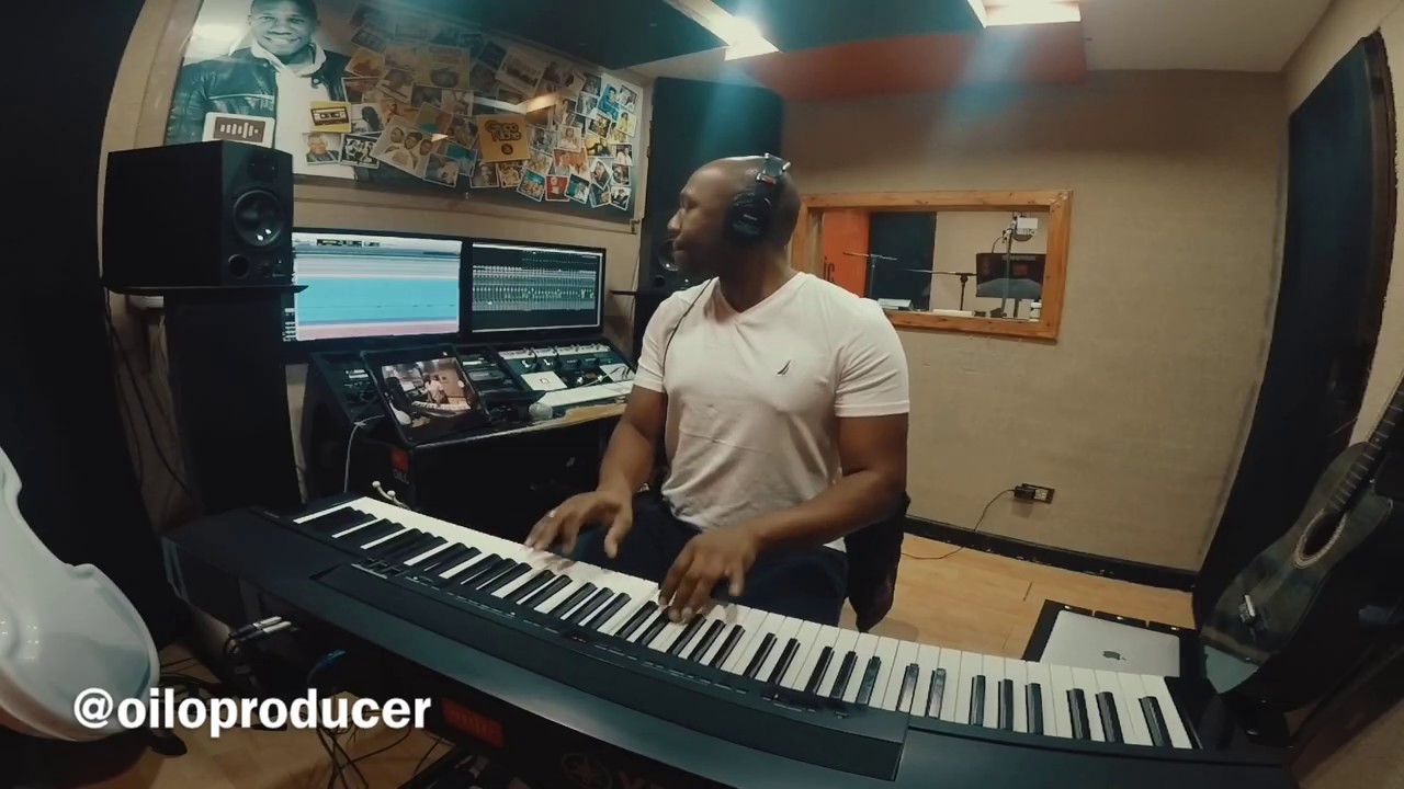 OiLO - Grabando Piano