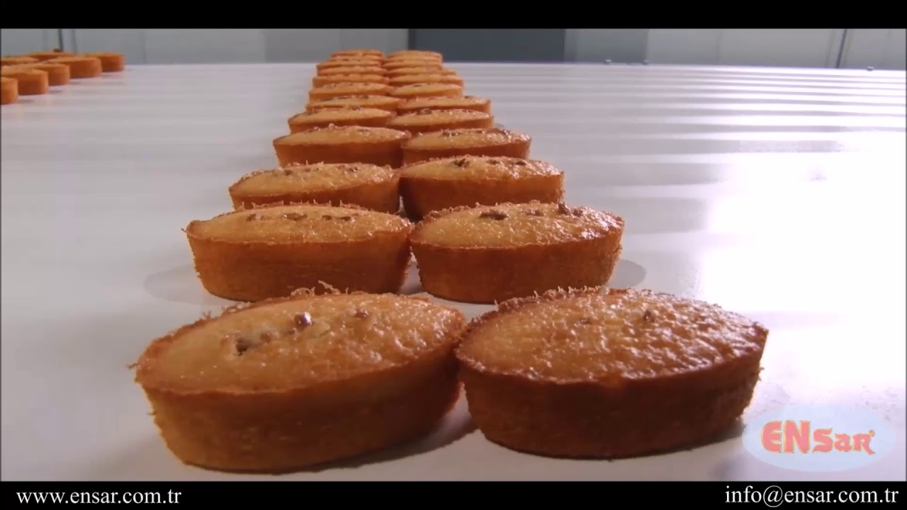 Full Automatic Cocoa Coated Souce Injected Cake Production Line