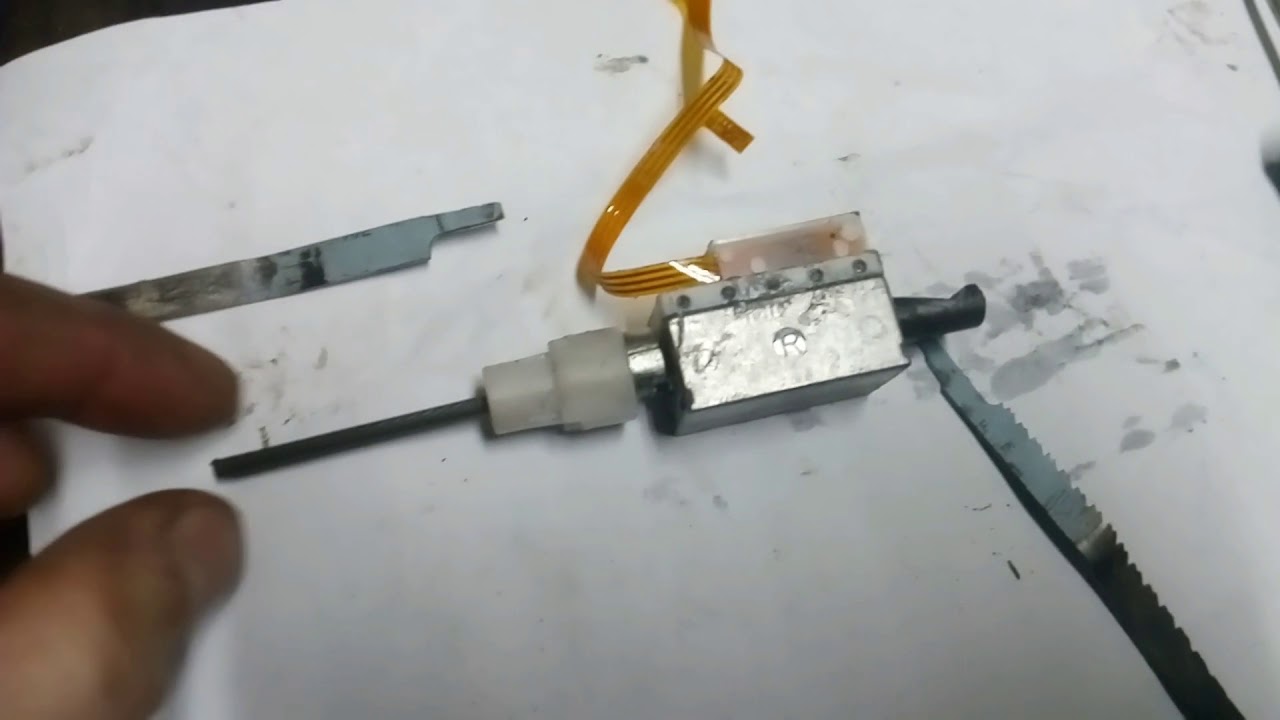 Электрический ручник Рено Лагуна 3. Замена тросов.