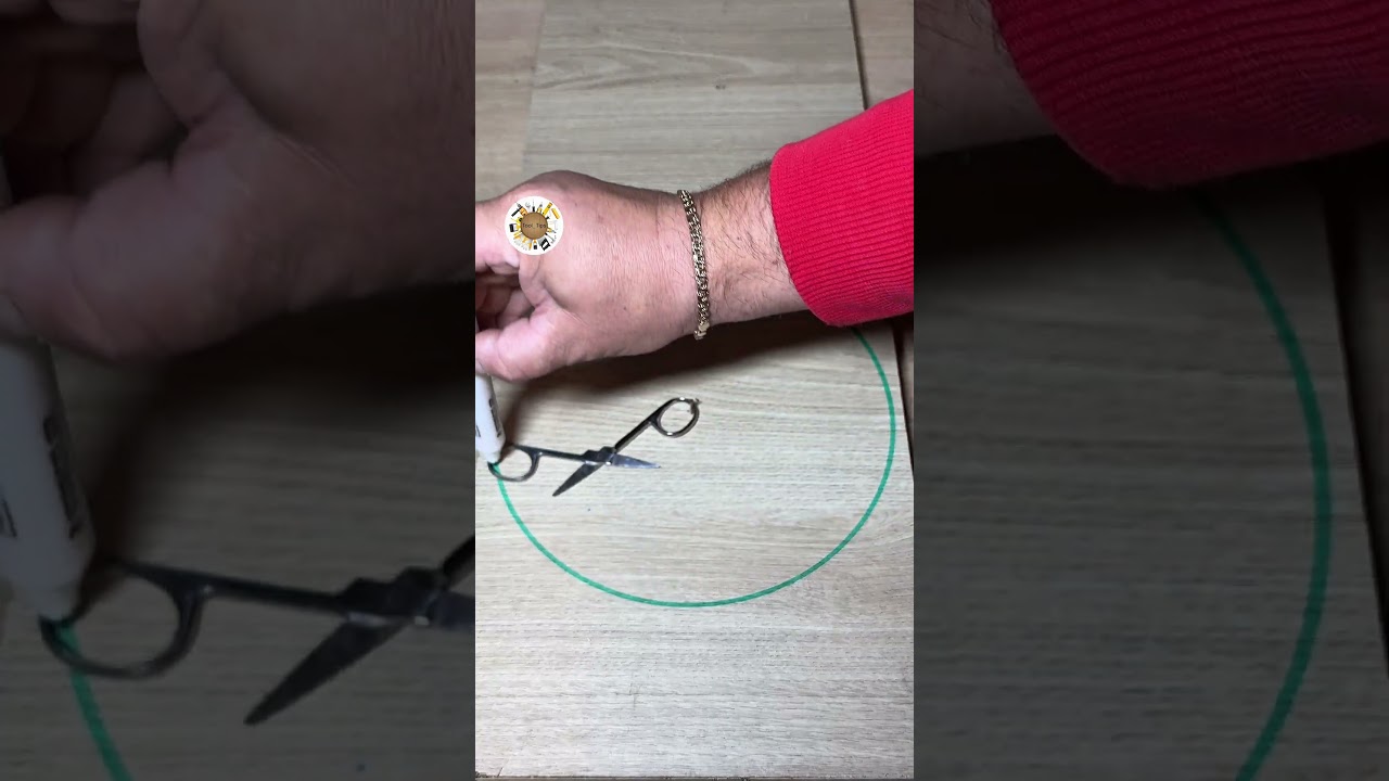 Circle with scissors ✂️
