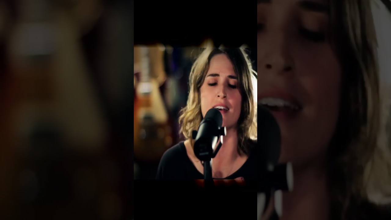 Новая вокалистка Linkin Park и по совместительству Dead Sara просто супер!!! 