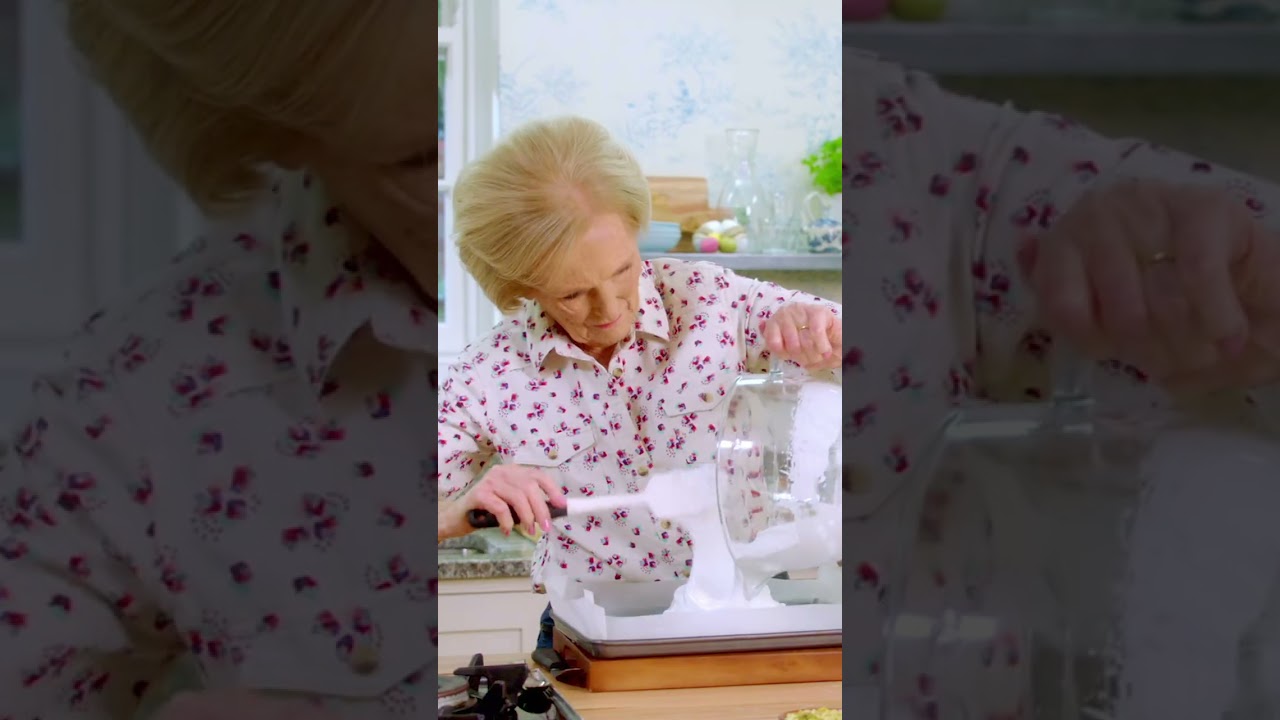 Jak przygotować idealną roladę bezową | Wielkanocna uczta Mary Berry | Mary Berry
