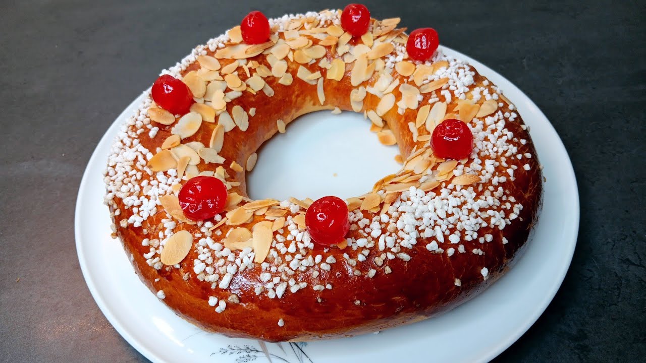 Brioche couronne des rois parfumé au zeste d'orange facile sans robot