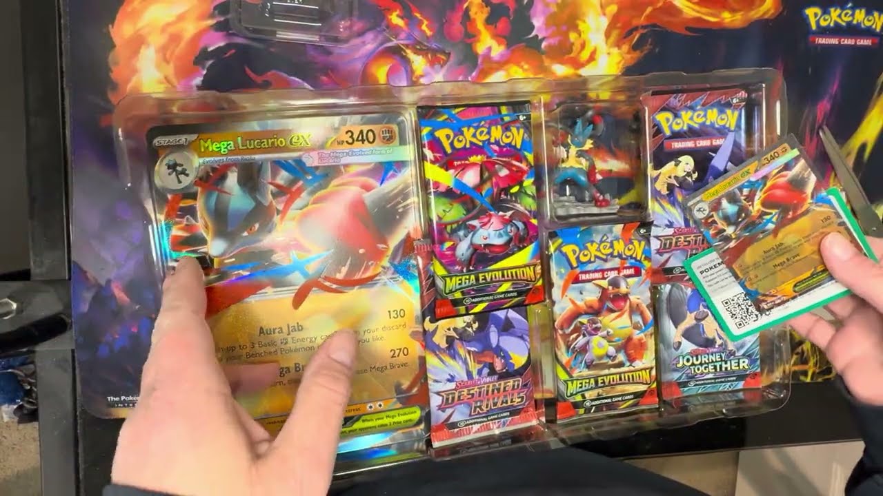 Unboxing mega lucario ex Pokemon box