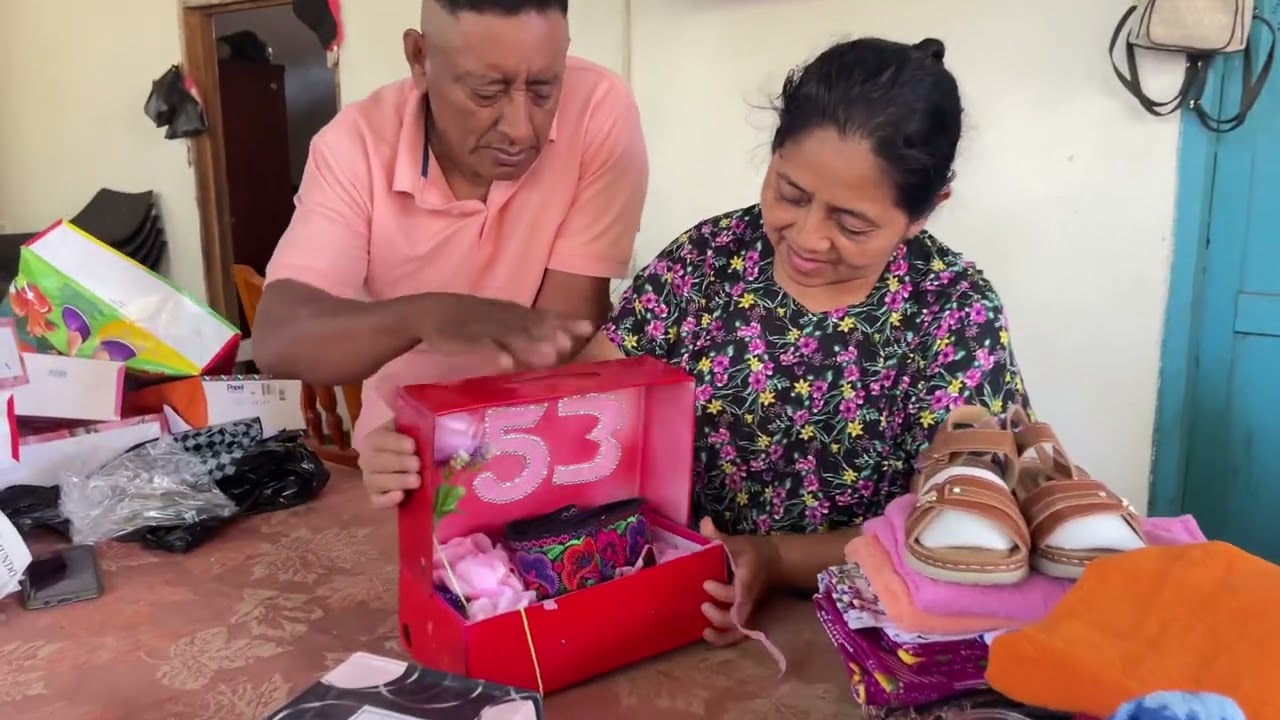 DOÑA DORIS Destapa El Regalo De Su Nuera NOEMÍ 😱🤩🥰 Mira Que Es 😱🤩