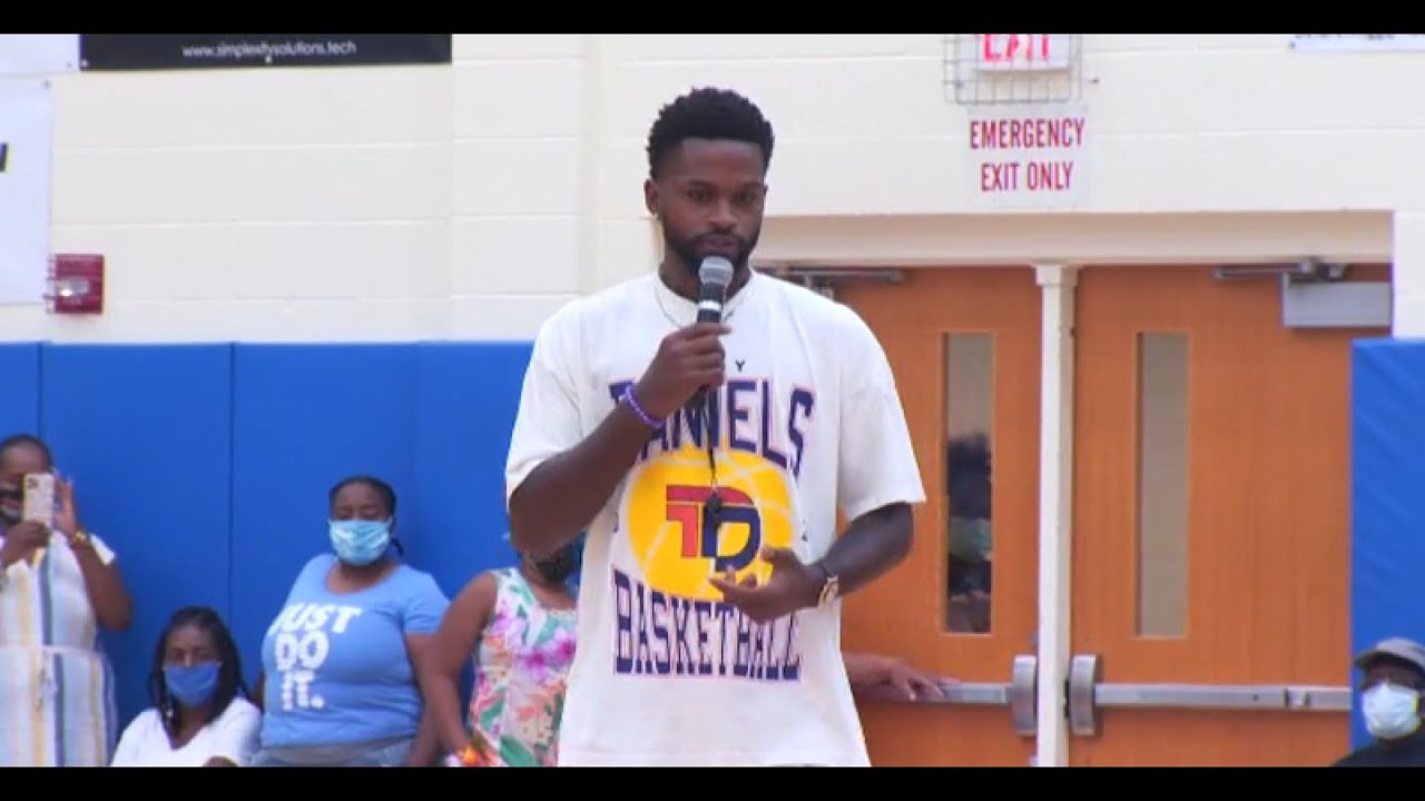 Troy Daniels leaves important message with youth at annual basketball camp