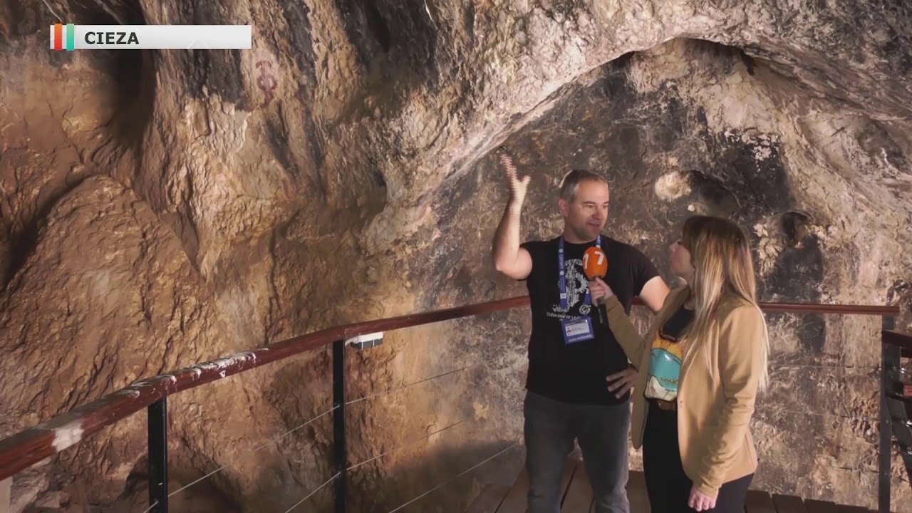 Arte rupestre en la cueva de la Serreta en Cieza