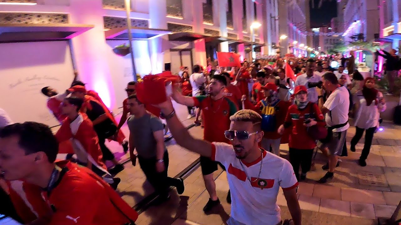 شاهد الجماهير المغرب🇲🇦🔥💪 هزت شوارع الدوحة بالانتصار على اسبانيا ما رايك عزيزي المشاهد