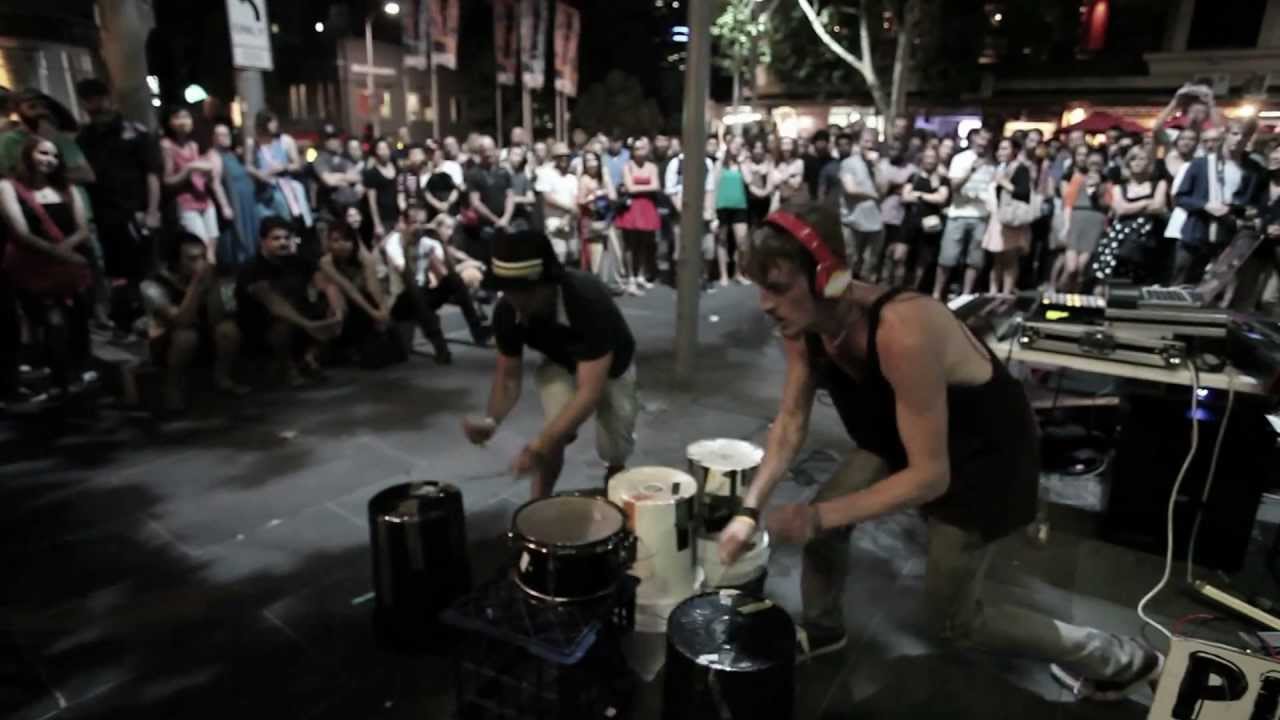 Pludo - Haywire (live on the streets of melbourne)