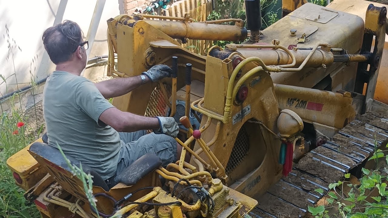 Scavo con MF200