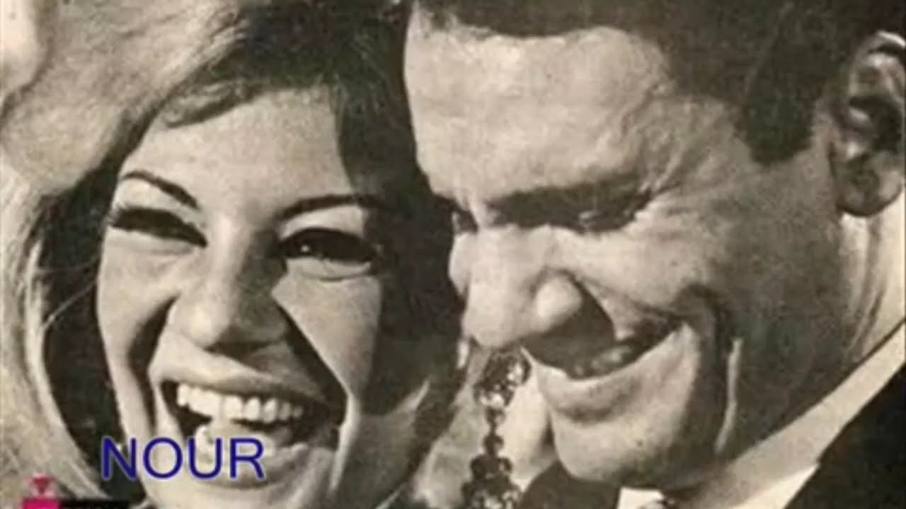 عبد الحليم جلسة خاصة  (حب إيه ) بصوت ام كلثوم -السعودية بحضور أنور منسي على الكمان و كمال الطويل