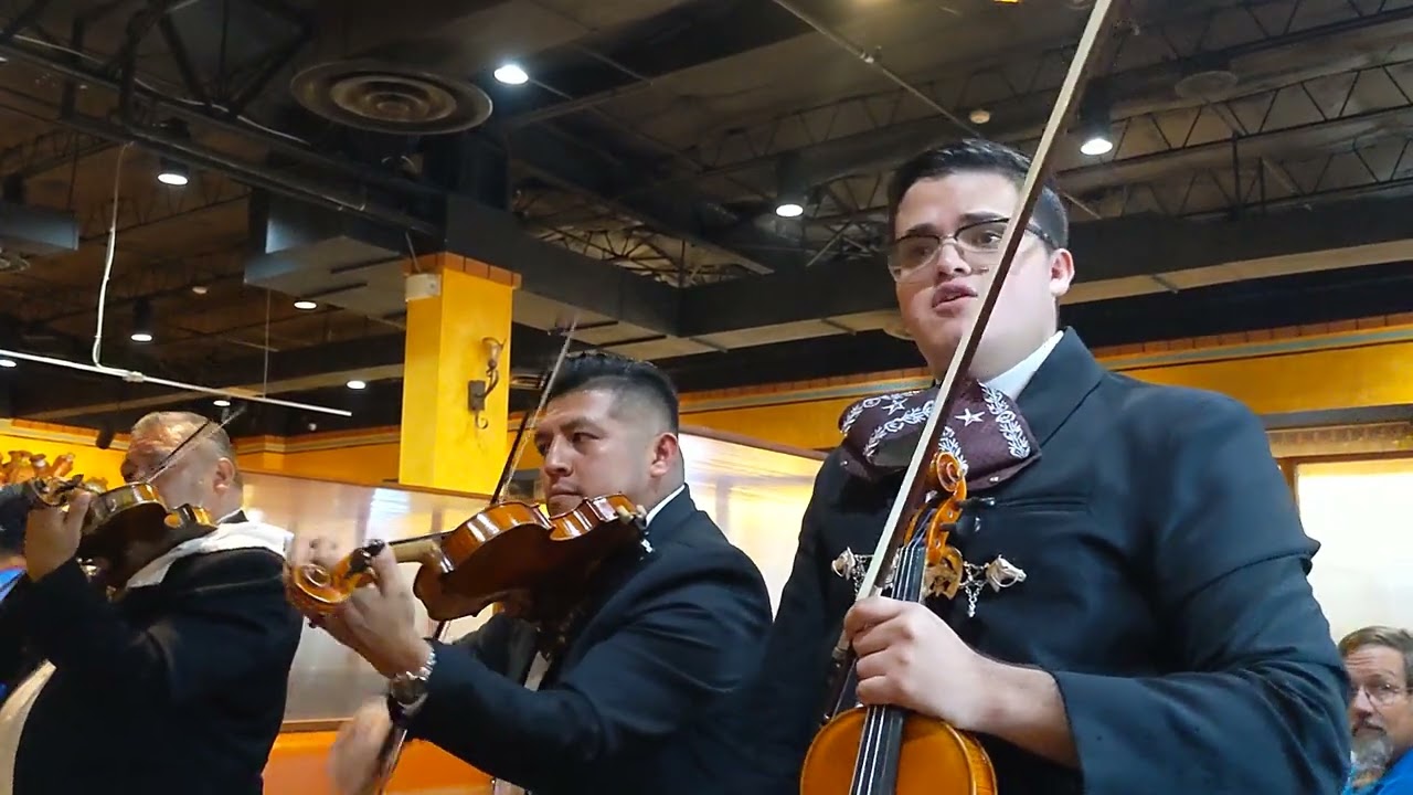 Serenata Huasteca - Mariachi Emperadores De Mexico: Galveston 2 (7-6-2022) @SalsasRestaurant