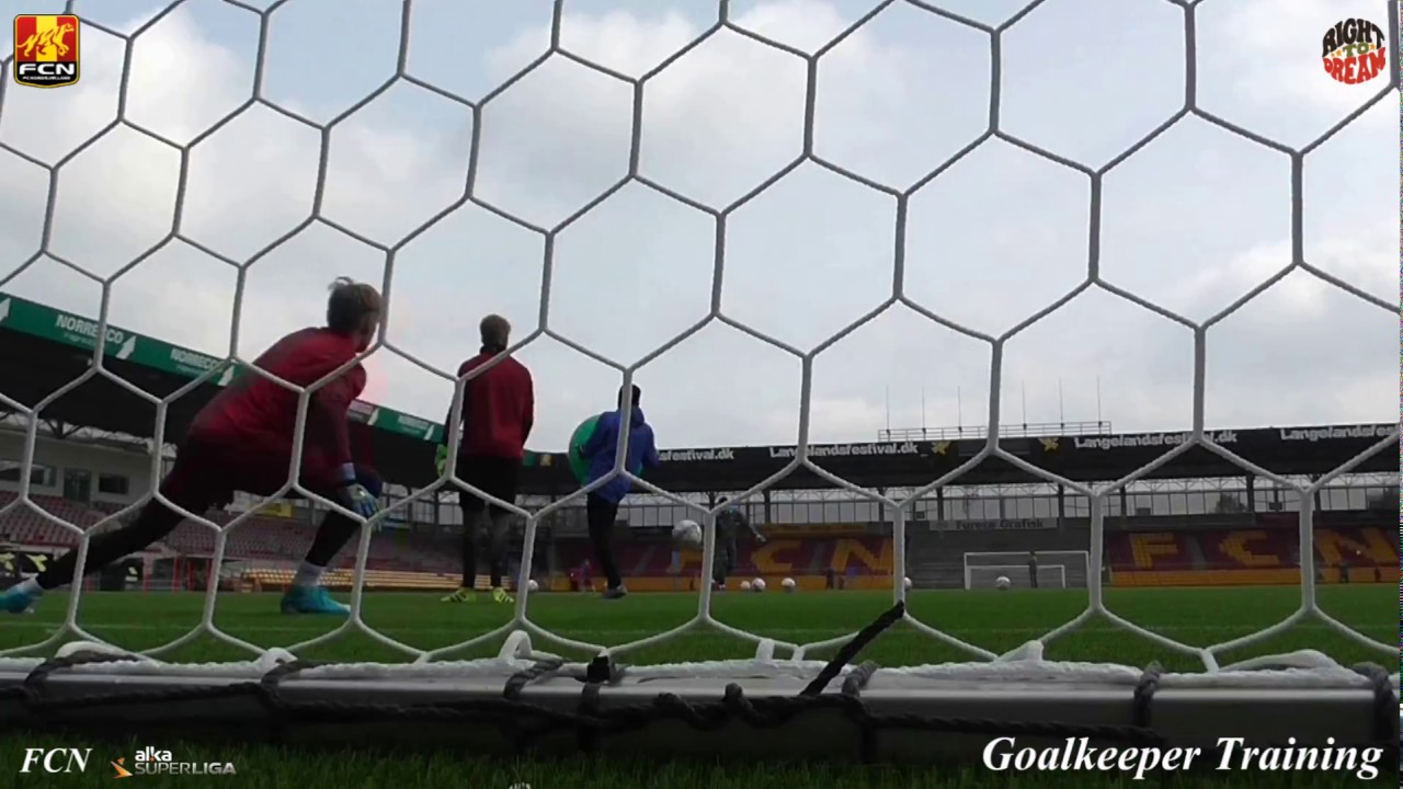 FCN Goalkeeeper Training,  Positioning and Displacement, 4 v 2
