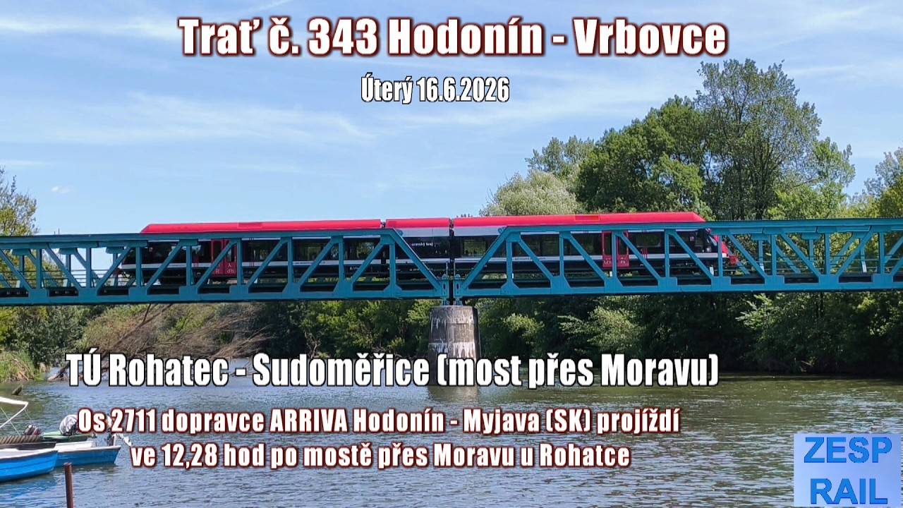 26.06.16 Os 2711 dopravce Arriva přej&iacute;žd&iacute; most přes Moravu u Rohatce